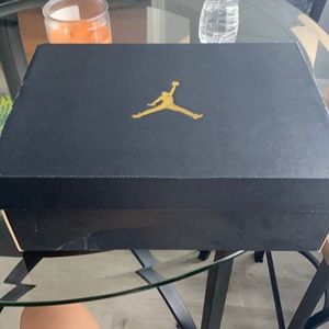 Jordan’s Mid 1 shoe box
